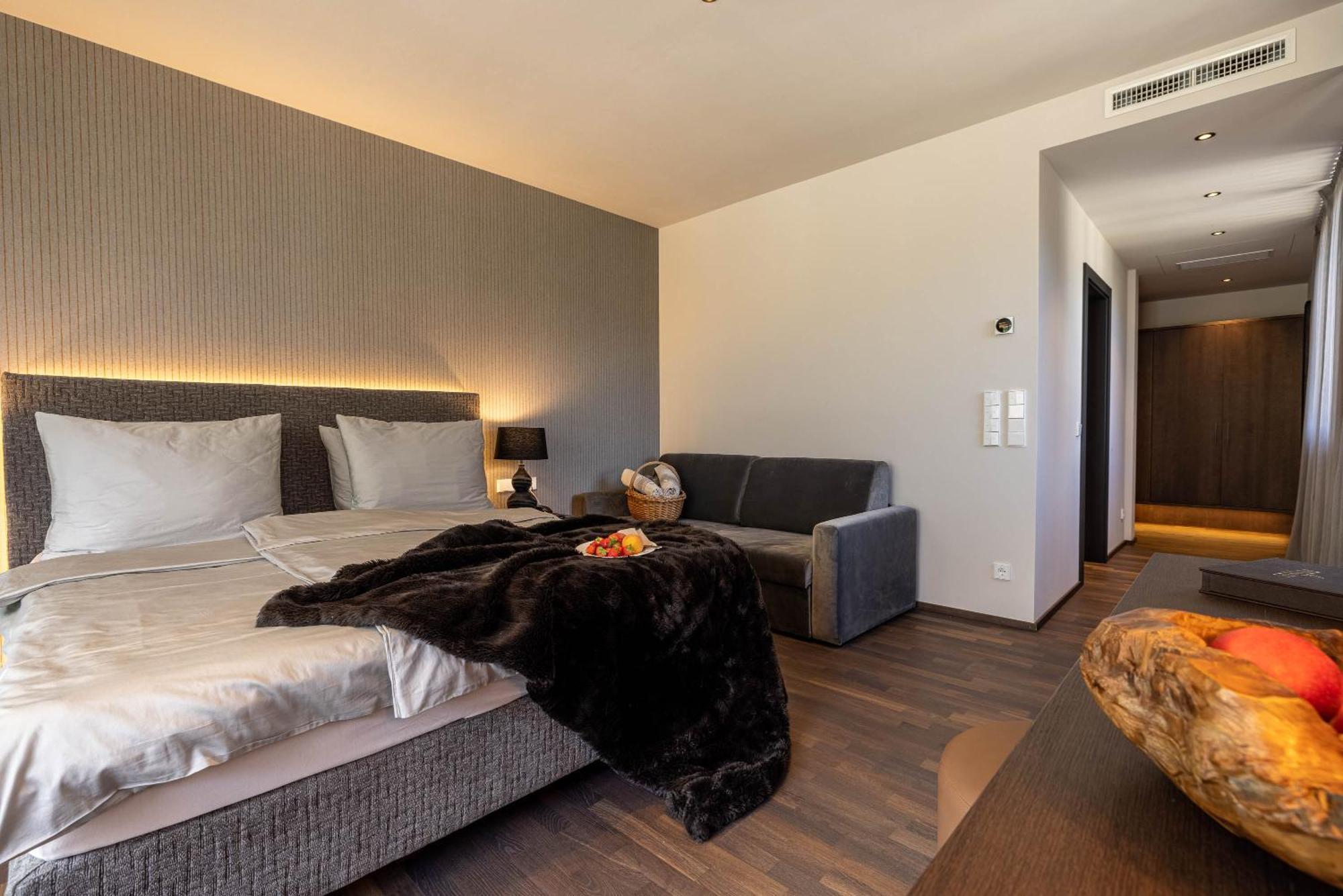 Hotel Finkenhof - Feel at home Schenna Eksteriør billede