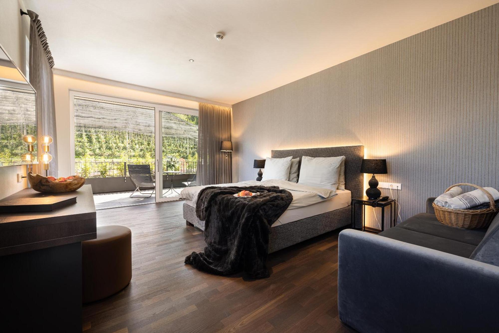 Hotel Finkenhof - Feel at home Schenna Eksteriør billede
